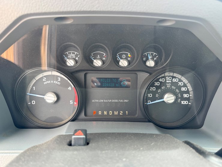 2016-ford-f550-xl-image-12
