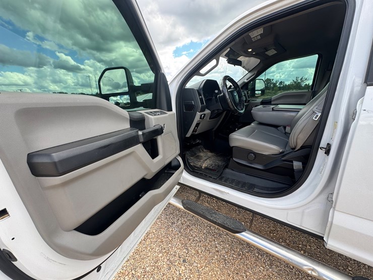 2019-ford-f250-xl-image-12