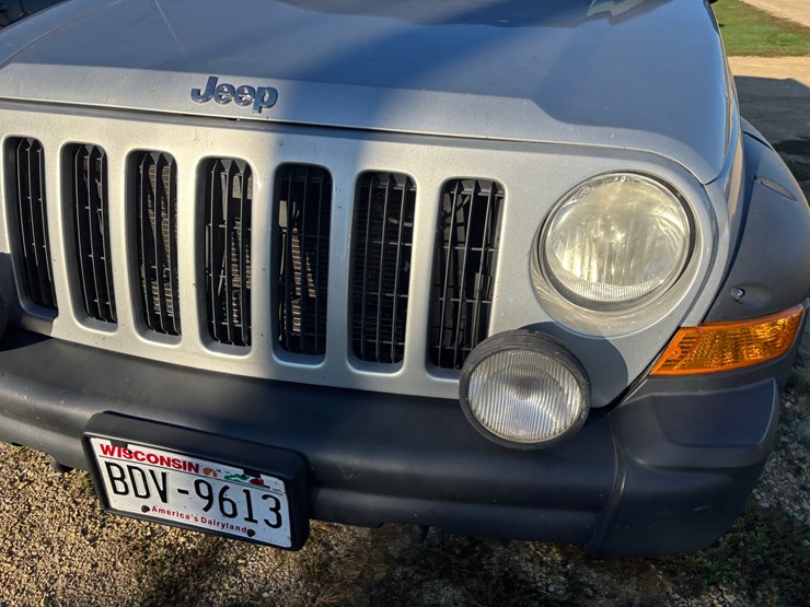 2005-jeep-liberty-image-10