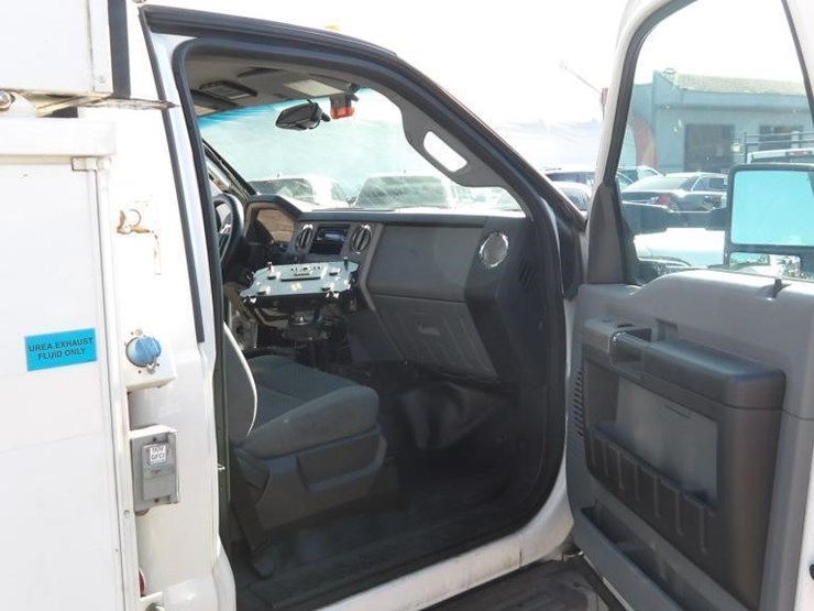 2015-ford-f550-xlt-image-23