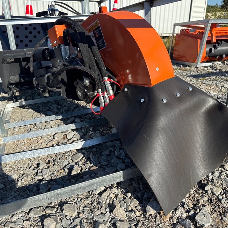 #61 • Skid steer stump grinder