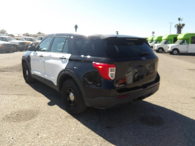 2021-ford-explorer-image-4