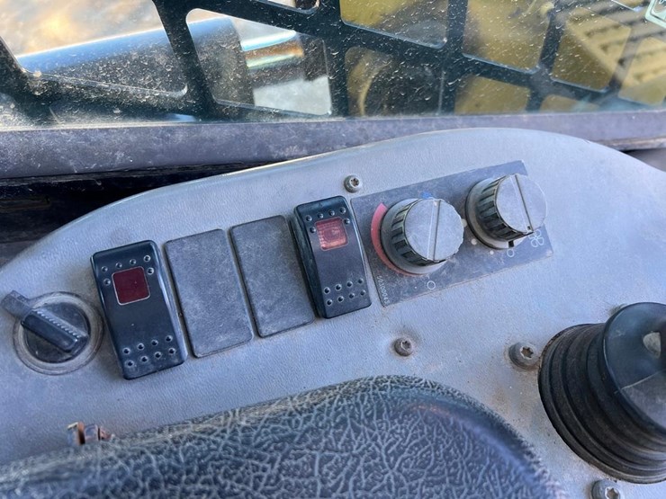 2013-yanmar-t210-image-21