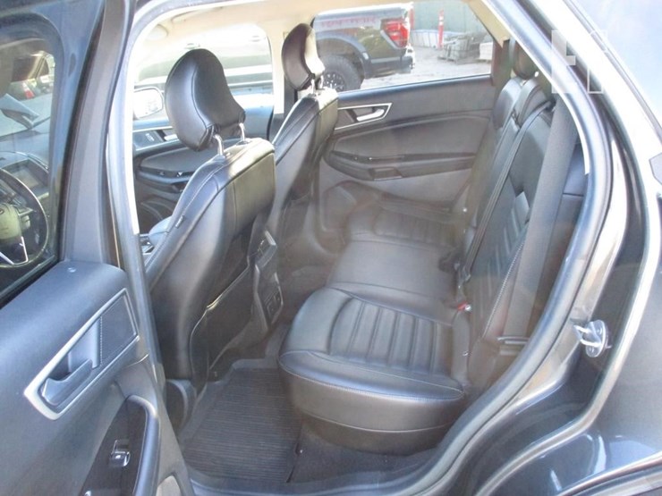 2019-ford-edge-sel-image-8