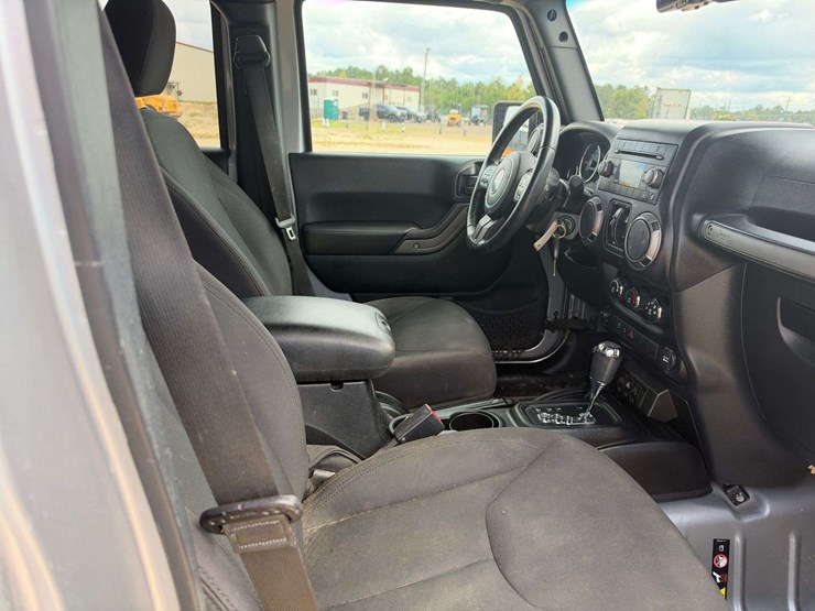 2016-jeep-wrangler-image-18