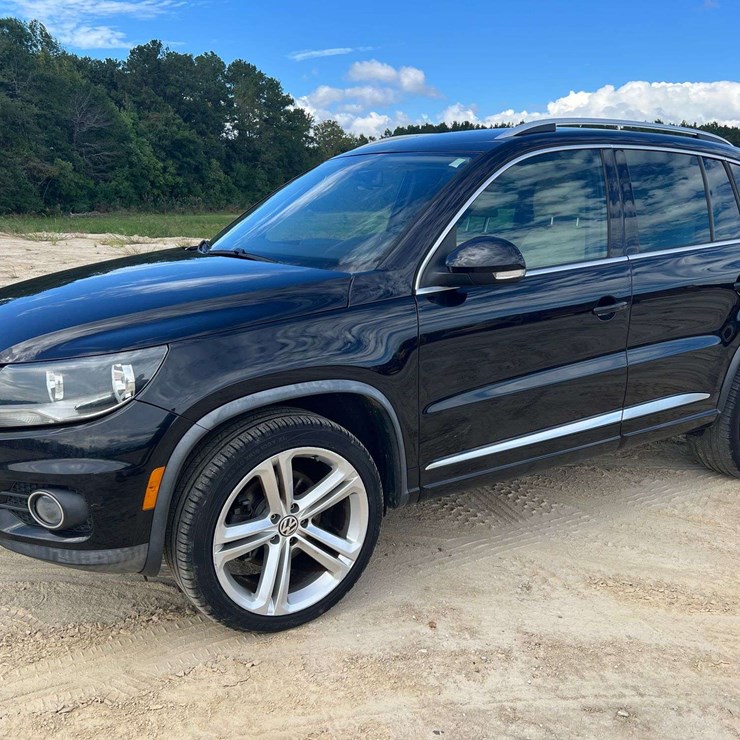 2016 VOLKSWAGEN TIGUAN