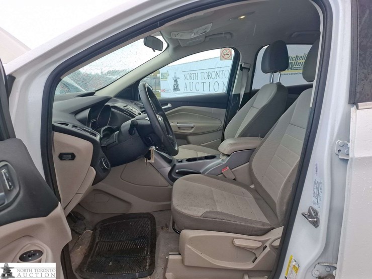 2013-ford-escape-image-10