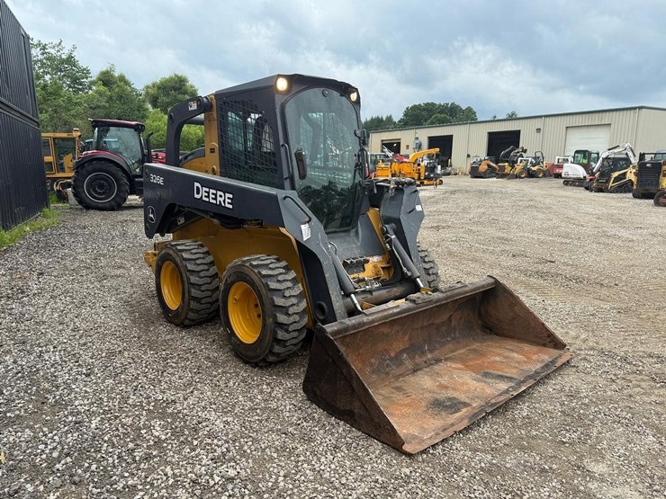 2016-deere-326e-image-6
