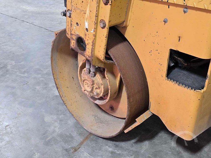caterpillar-cb24b-image-16