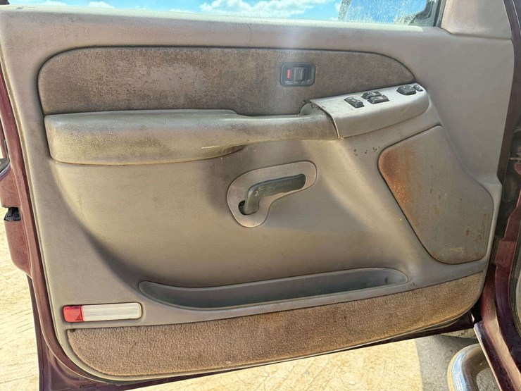 2000-chevrolet-silverado-1500-image-7