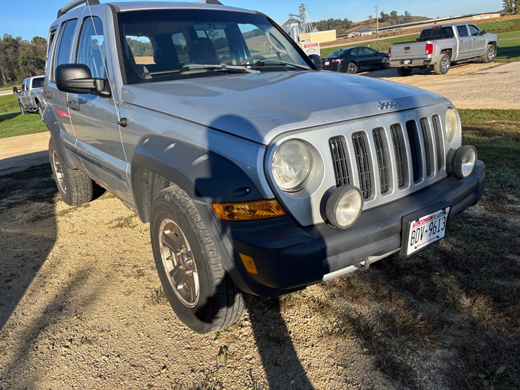 2005-jeep-liberty-image-3
