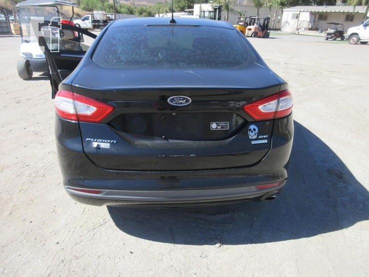 2015-ford-fusion-image-14