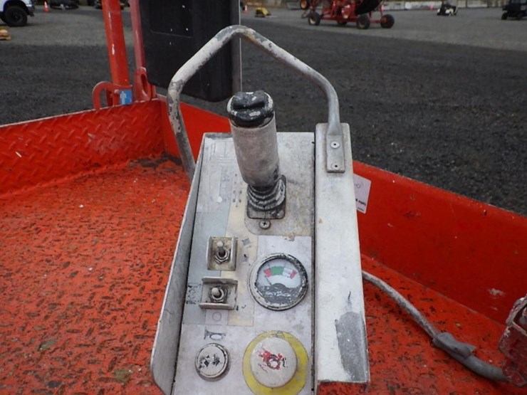 skyjack-sj4632-scissor-lift-image-11