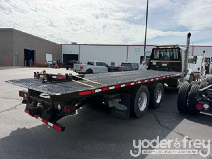 2017-kenworth-t880-image-3