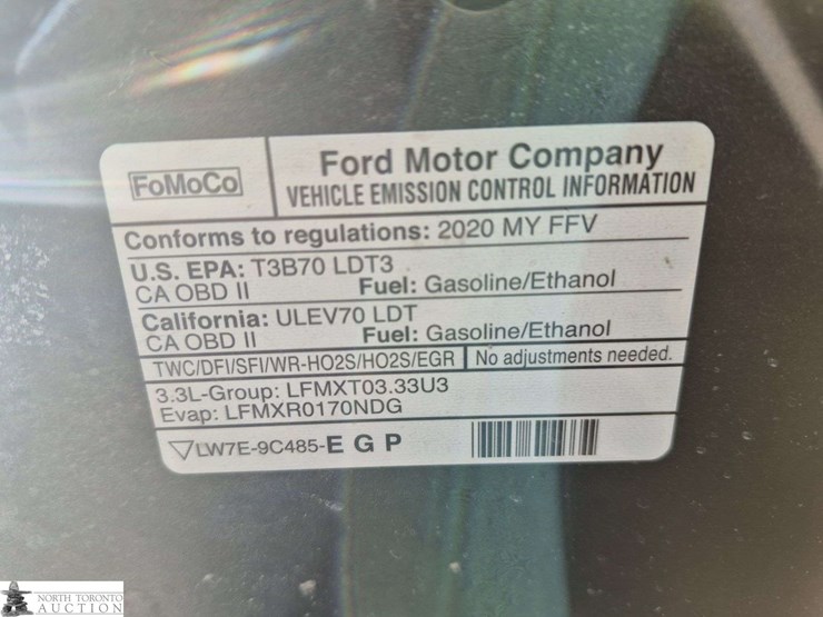2020-ford-explorer-image-17