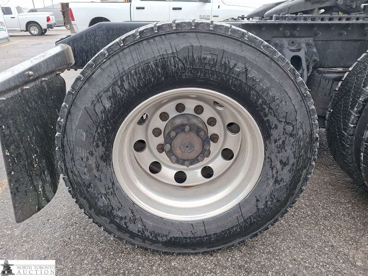 2020-peterbilt-579-image-22