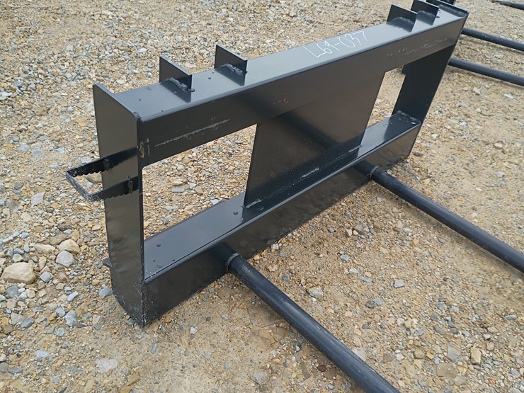 #l69-037-•-jct-bale-spear-skid-steer-attachment-image-6