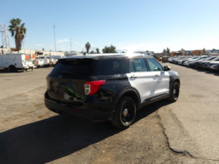 2020-ford-explorer-image-4
