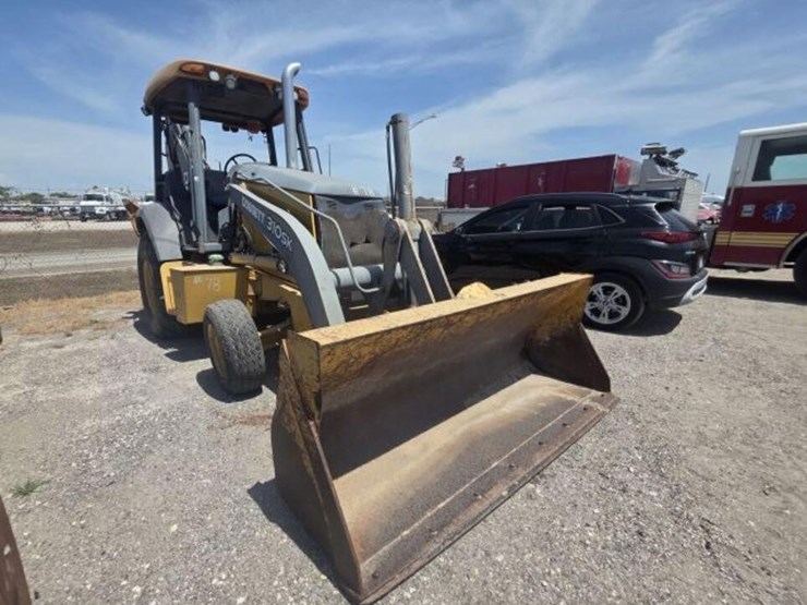 2015-deere-310sk-image-3