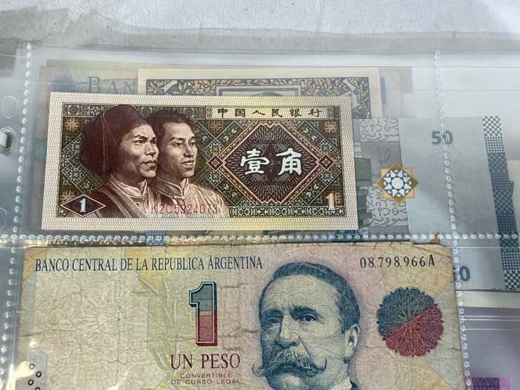 #40307-•-foreign-currency-bank-notes-image-88