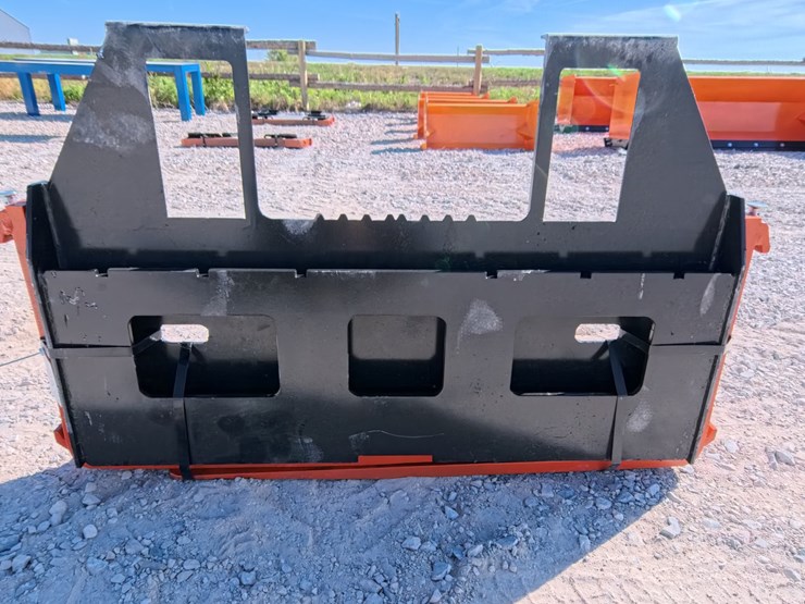 #3051-•-new-skid-steer-quick-attach-42-inch-pallet-forks-image-6