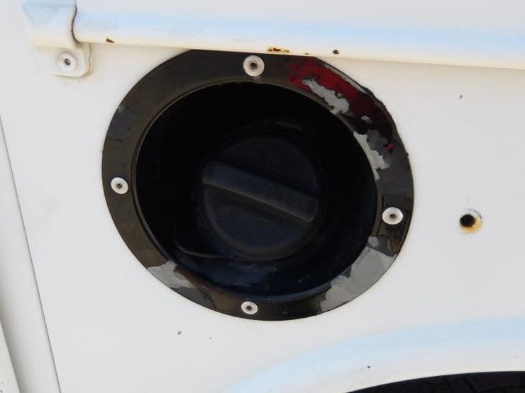 2015-chevrolet-2500hd-image-11