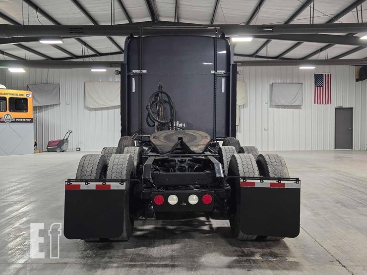 2016-kenworth-t800-image-8