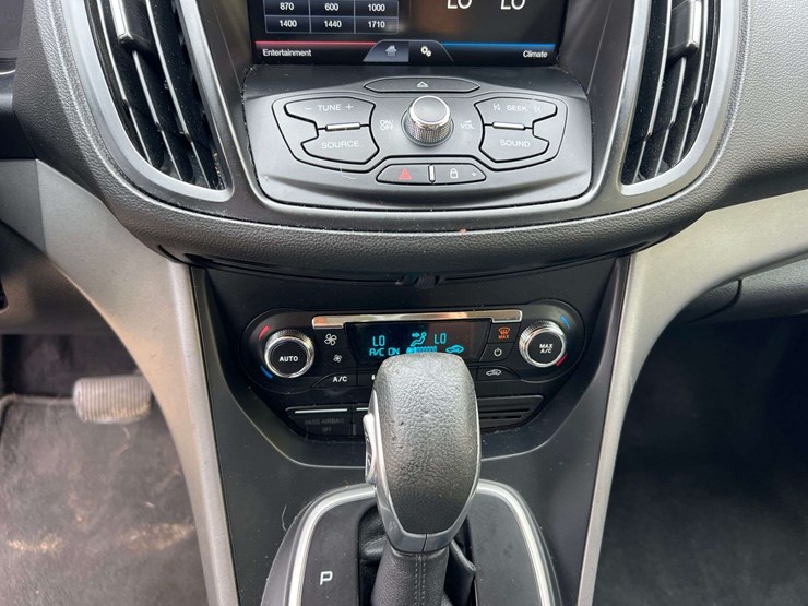 2014-ford-escape-se-image-16