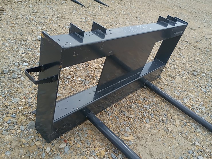 #l69-032-•-jct-bale-spear-skid-steer-attachment-image-6