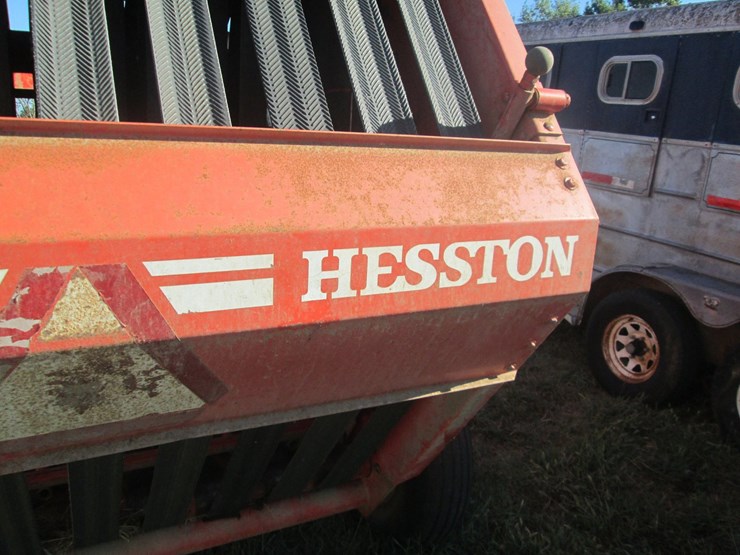 hesston-5500-image-10