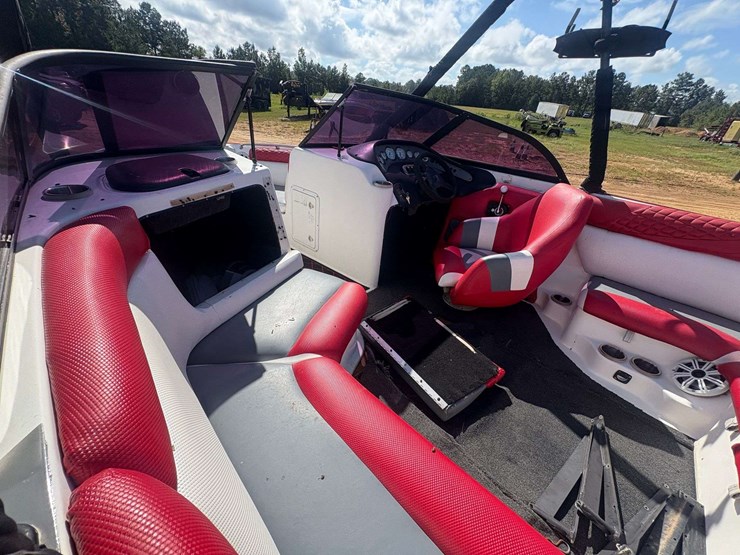 2000-tige-24v-ski-boat-w/-trailer-image-11