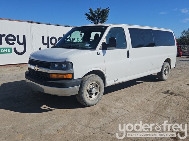 2017-chevrolet-3500-image-1