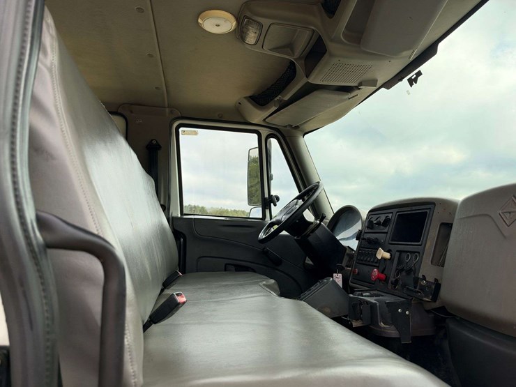 2013-international-durastar-4300-image-20