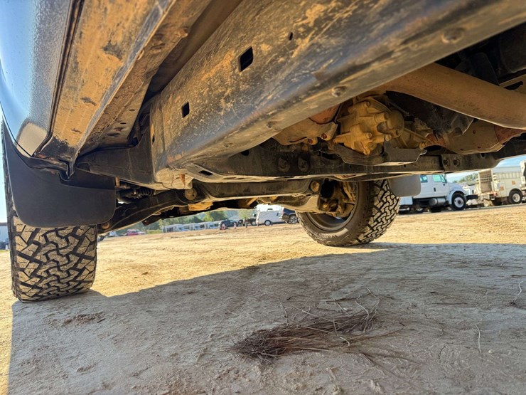 2011-toyota-tundra-sr5-image-21