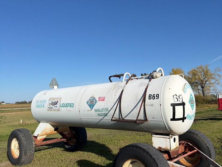 11-3.-1450-gallon-nh3-tank,-15-22.5-tires-image-11