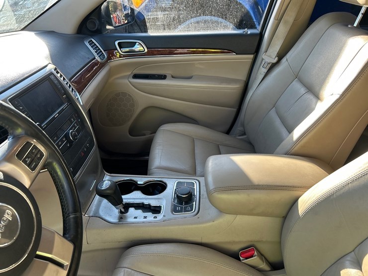 2012-jeep-grand-cherokee-image-48