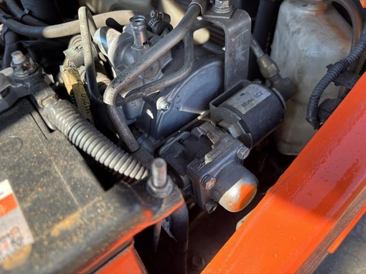 2011-toyota-8fgcu15-image-29