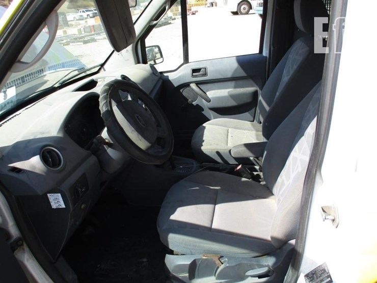 2010-ford-transit-image-7