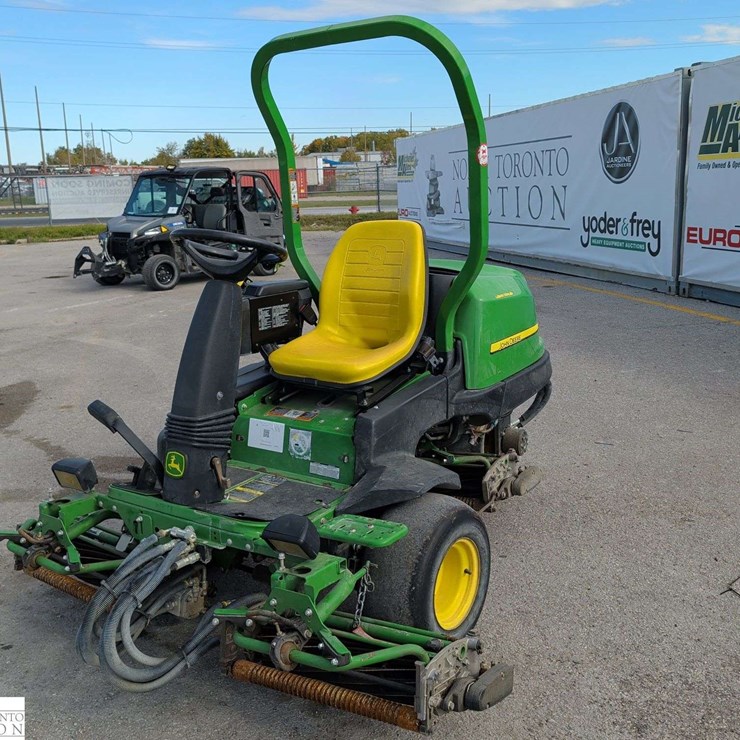 2015 JOHN DEERE 2500