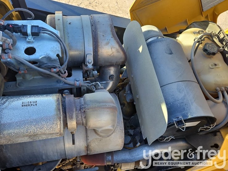 2018-deere-410l-image-6