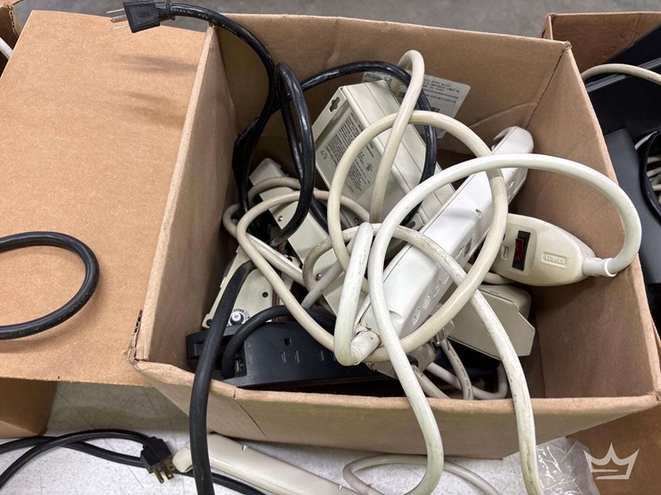 extension-cords-and-power-strips-image-3