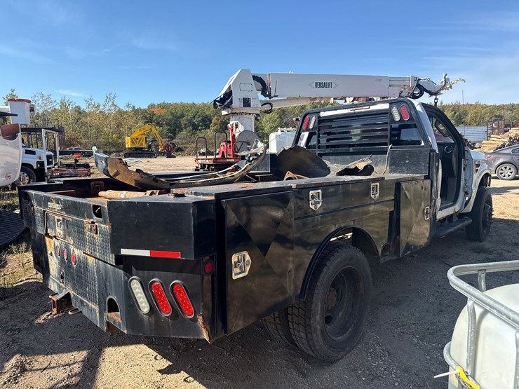 2010-ford-f550-xlt-image-5