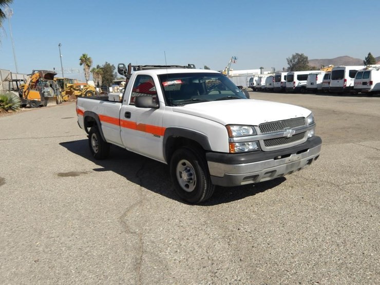2003-chevrolet-silverado-2500-image-3
