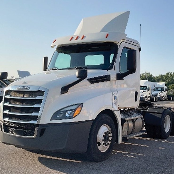 2019 FREIGHTLINER CASCADIA 126