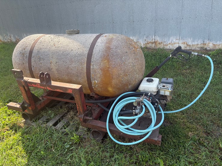 3-pt-water-tank-with-pump-and-honda-engine-to-put-out-grass-fires.-works-great-for-burning-ditches.-can-be-used-in-pickup-box.-image-2