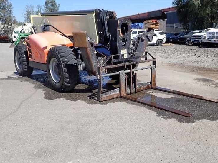 2015-jlg-1255-image-2