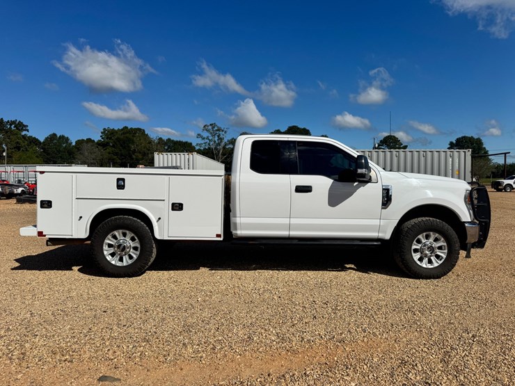 2020-ford-f250-xlt-image-6