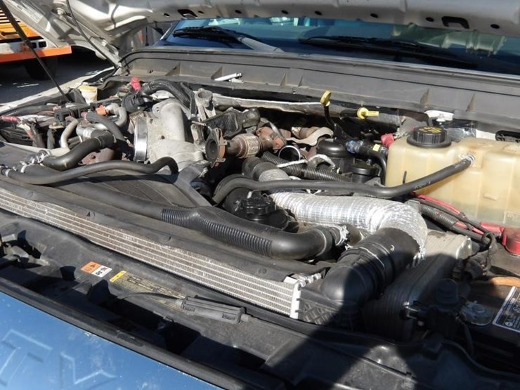 2015-ford-f550-xlt-image-10