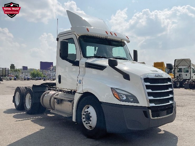 2019-freightliner-cascadia-126-image-1
