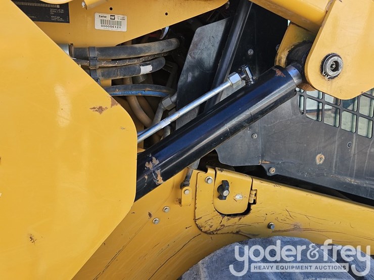2022-caterpillar-289d3-image-27